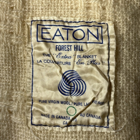 Eaton Forest Hill pure virgin wool made in Canada - Picture 2 of 2